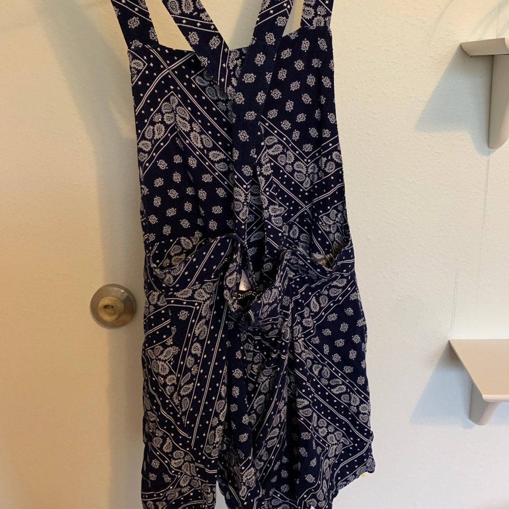 Backless Romper - Picture 2 of 4